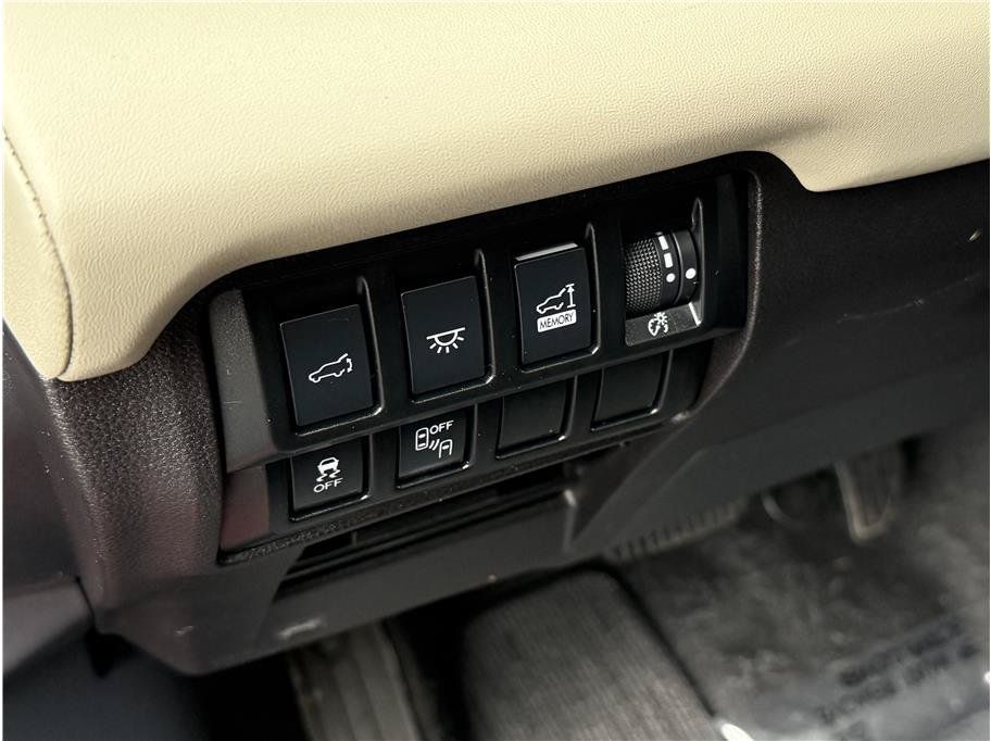 Used 2022 Subaru Ascent Touring AWD/4WD image 21