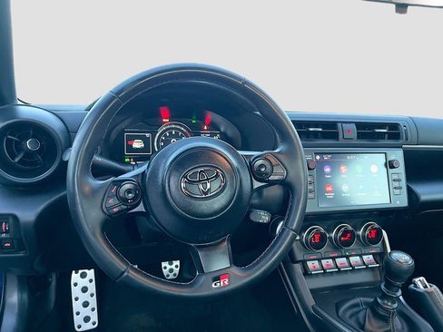 Used 2023 Toyota GR86 Premium w/ ALL Weather Mat Package (TMS) RWD image 11