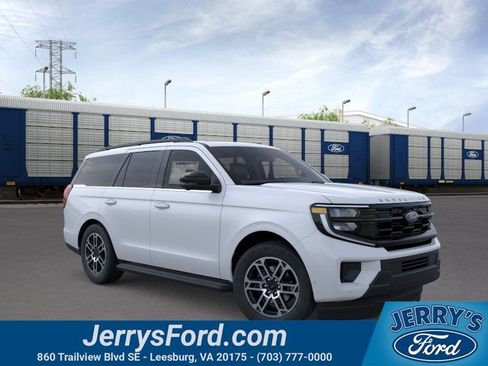 New 2026 Ford Expedition Active AWD/4WD image 1