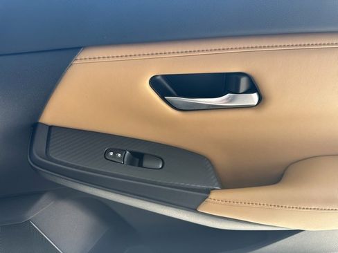 Used 2022 Nissan Sentra SV w/ SV Premium Package image 16