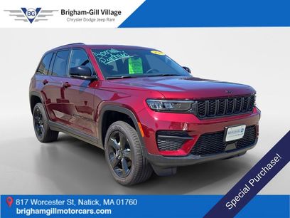 Used 2025 Jeep Grand Cherokee Altitude