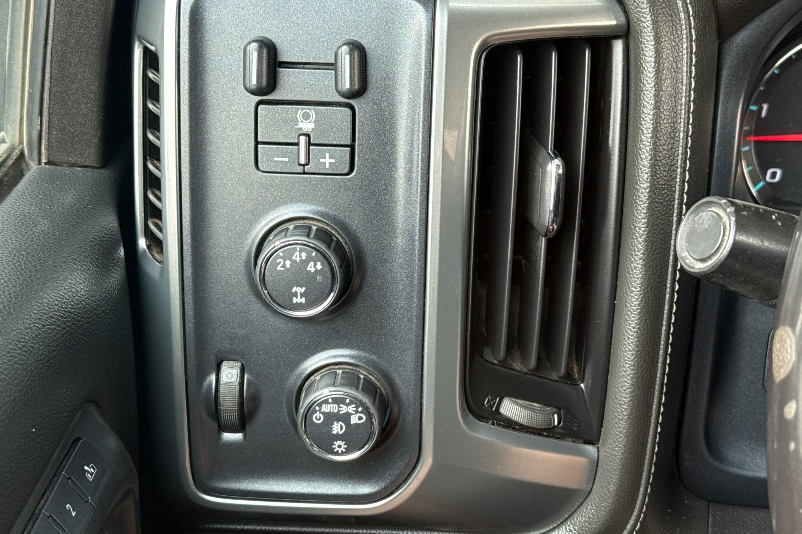 Used 2016 Chevrolet Silverado 2500 LTZ w/ Duramax Plus Package AWD/4WD image 38