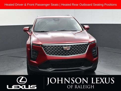 Used 2025 Cadillac XT4 Premium Luxury FWD image 4