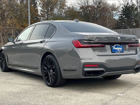 Used 2022 BMW 750i xDrive w/ Executive Package image 11