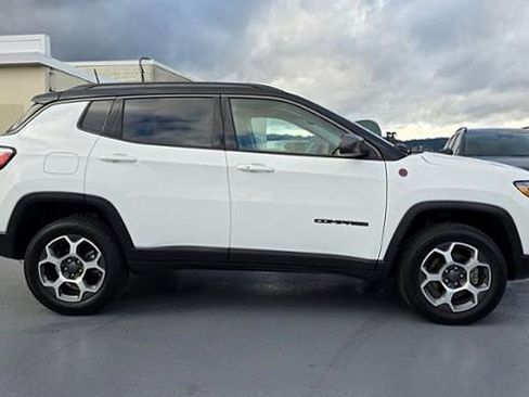 Used 2022 Jeep Compass Trailhawk image 2