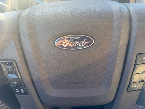 Used 2011 Ford F150 Lariat w/ Lariat Chrome Pkg image 18