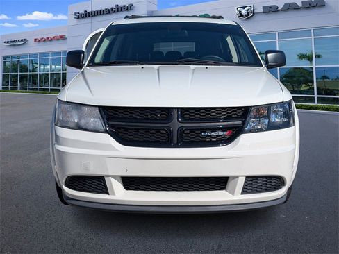 Used 2020 Dodge Journey SE w/ SE Popular Equipment Group image 2