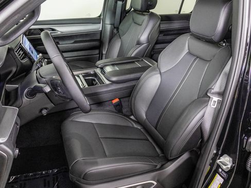 New 2026 Jeep Grand Wagoneer 4WD w/ Premium Group I image 22