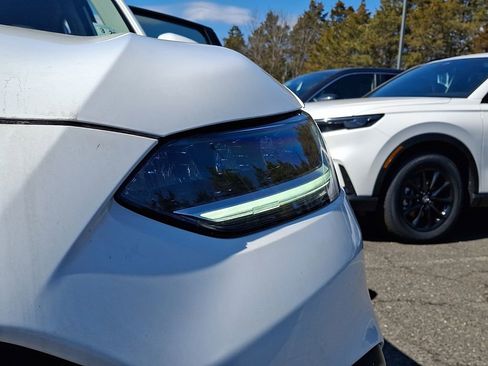 Used 2023 Honda HR-V LX image 9