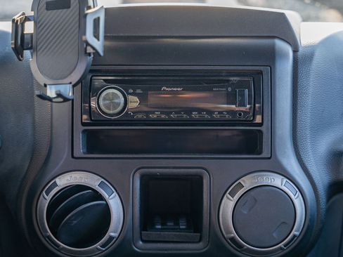 Used 2013 Jeep Wrangler Unlimited Sport w/ Connectivity Group image 28