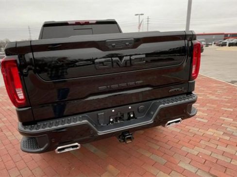 Used 2025 GMC Sierra 1500 AT4 w/ AT4 Premium Package image 8