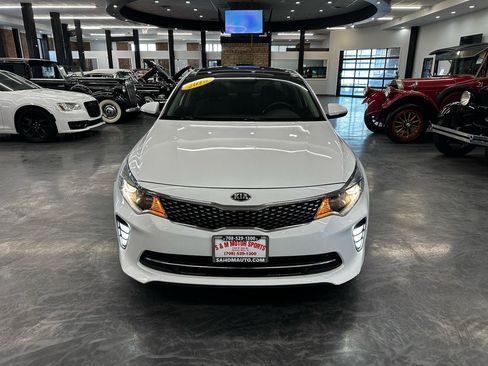 Used 2018 Kia Optima S w/ Panoramic Sunroof Package FWD image 2