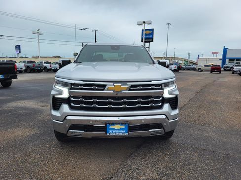Used 2022 Chevrolet Silverado 1500 LTZ w/ Z71 Off-Road Package AWD/4WD image 8