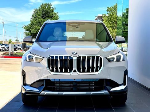 New 2026 BMW X1 xDrive28i w/ Technology Package AWD/4WD image 5
