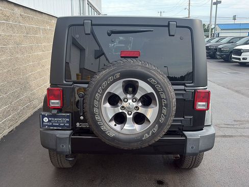 Used 2016 Jeep Wrangler Unlimited Sahara AWD/4WD image 38
