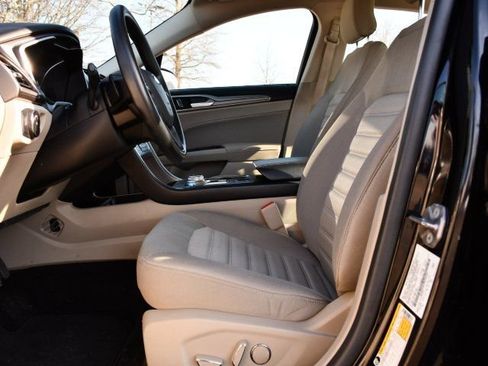 Used 2019 Ford Fusion SE image 13