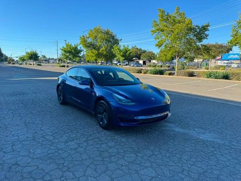 Used 2021 Tesla Model 3 Standard Range Plus RWD image 5