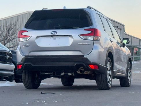 Used 2022 Subaru Forester Premium w/ Popular Package #1 image 8