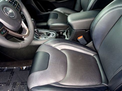 Used 2022 Jeep Cherokee Latitude Lux FWD image 10