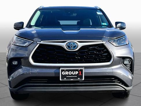 Certified 2022 Toyota Highlander XLE image 3