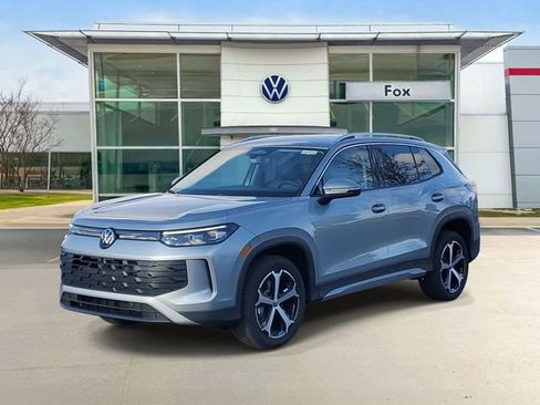 New 2026 Volkswagen Tiguan SE image 2