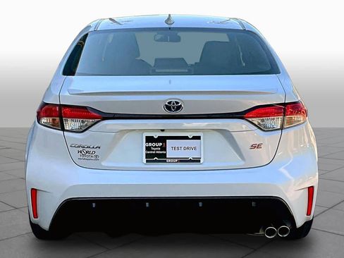 Certified 2025 Toyota Corolla SE FWD image 5