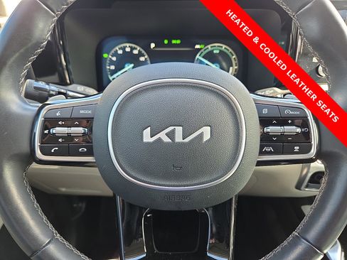 Used 2023 Kia Sorento SX Prestige image 24