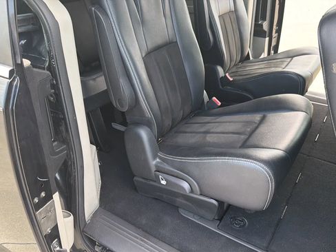 Used 2019 Dodge Grand Caravan SXT w/ Driver Convenience Group FWD image 69