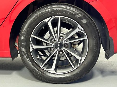 Used 2023 Kia Forte LXS w/ LXS Technology Package FWD image 32