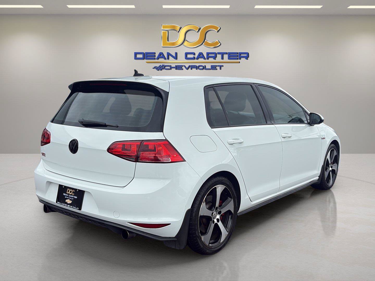Used 2017 Volkswagen GTI SE FWD image 3