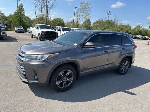 Used 2017 Toyota Highlander Limited Platinum image 17