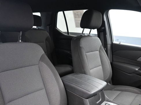 Used 2023 Chevrolet Traverse LT image 11