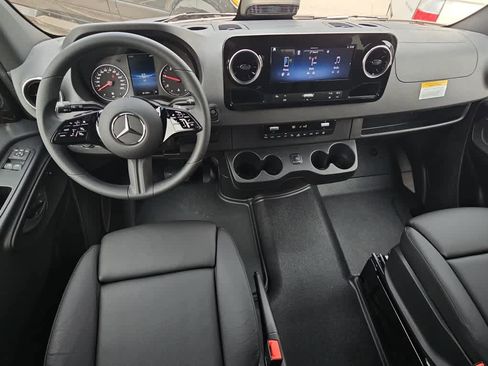 New 2025 Mercedes-Benz Sprinter 2500 image 12