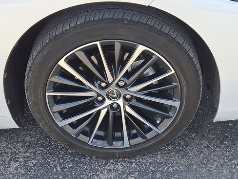 Used 2025 Lexus ES 350 w/ Premium Package FWD image 11