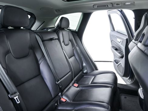 Certified 2024 Volvo XC60 B5 Ultimate w/ Protection Package Premier image 25