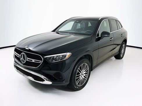 Used 2026 Mercedes-Benz GLC 300 image 3