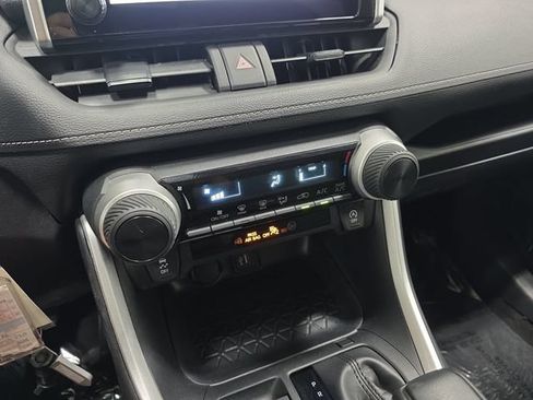 Certified 2025 Toyota RAV4 LE FWD image 21