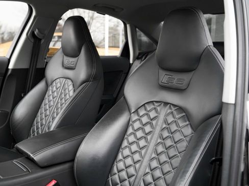Used 2016 Audi S6 Prestige w/ Prestige Package image 35