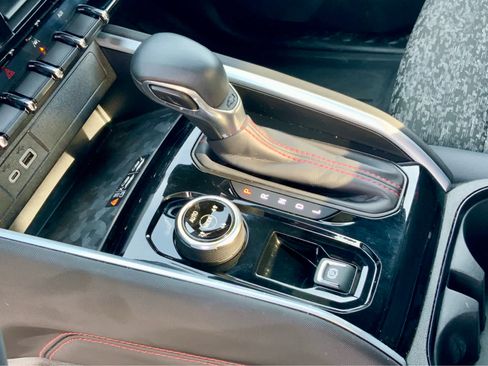 Used 2024 Chevrolet Colorado Z71 w/ Z71 Convenience Package 2 image 46