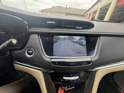 Used 2018 Cadillac XT5 FWD image 30