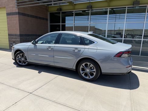 Used 2023 Honda Accord EX-L image 5