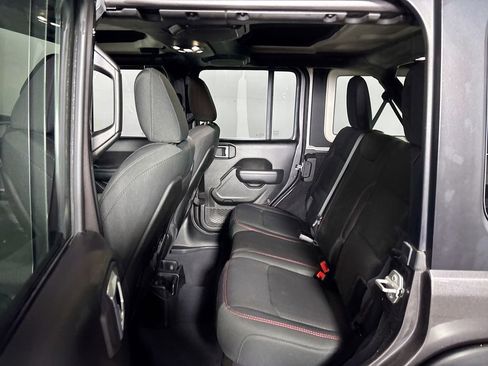 Used 2022 Jeep Wrangler Unlimited Rubicon w/ Cold Weather Group AWD/4WD image 20