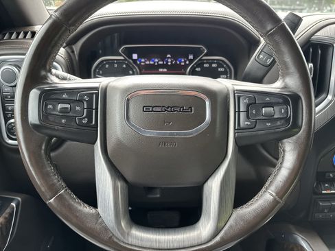 Used 2019 GMC Sierra 1500 Denali w/ Technology Package AWD/4WD image 9