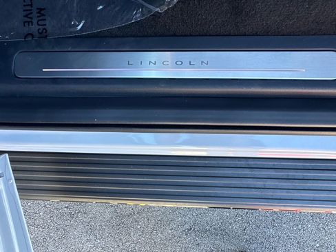 New 2025 Lincoln Navigator Reserve image 21