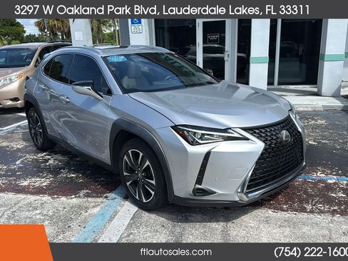 Used 2019 Lexus UX 200 w/ Premium Package FWD image 12