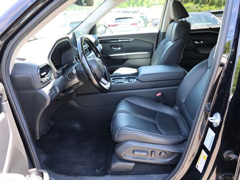 Used 2025 Honda Pilot Touring image 20