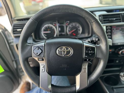 Used 2022 Toyota 4Runner TRD Sport AWD/4WD image 27