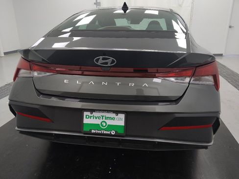 Used 2025 Hyundai Elantra SE FWD image 7