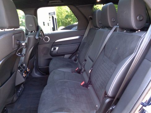 Used 2023 Land Rover Discovery S R-Dynamic image 16