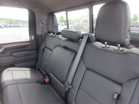 New 2026 GMC Sierra 3500 Denali w/ Denali Reserve Package AWD/4WD image 14